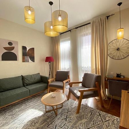 Апартаменты В Esentai City Almaty Ngoại thất bức ảnh